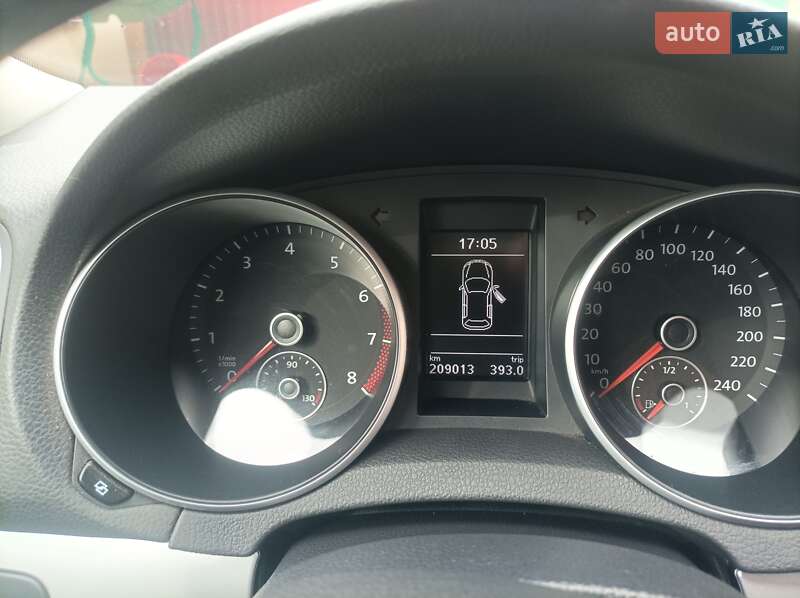 Універсал Volkswagen Golf 2011 в Лохвиці