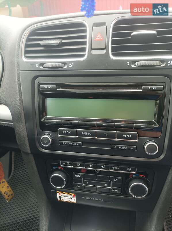 Універсал Volkswagen Golf 2011 в Лохвиці