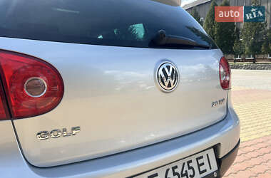 Хэтчбек Volkswagen Golf 2008 в 