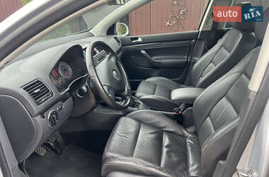 Хэтчбек Volkswagen Golf 2008 в 
