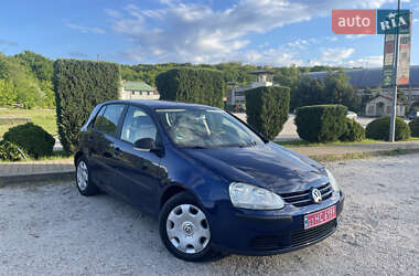 Хетчбек Volkswagen Golf 2005 в Дніпрі