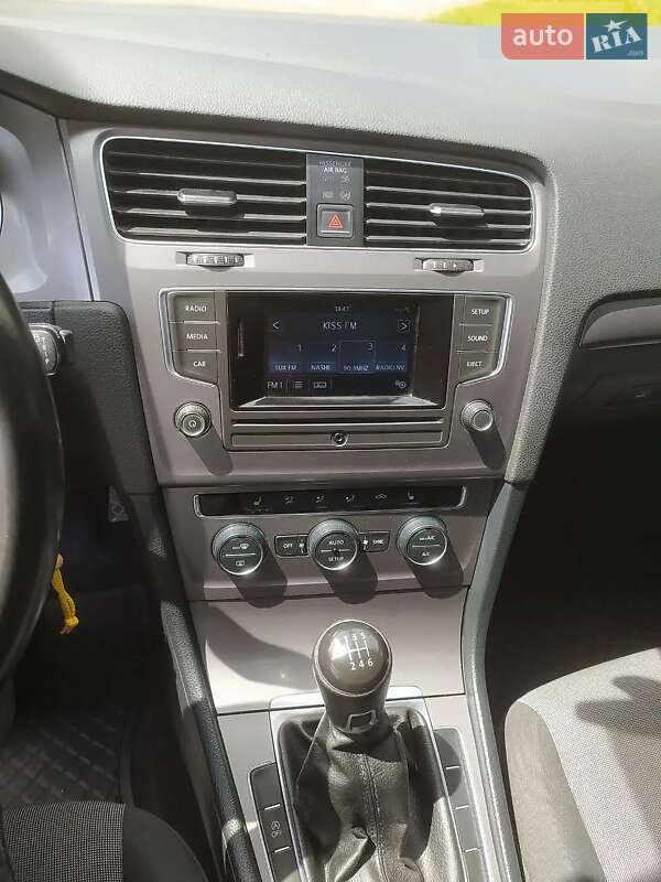 Хэтчбек Volkswagen Golf 2013 в Виннице