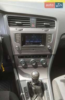 Хэтчбек Volkswagen Golf 2013 в 