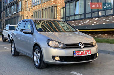 Хетчбек Volkswagen Golf 2010 в 