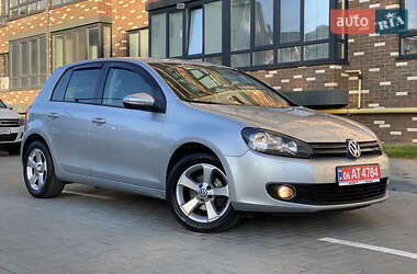 Хетчбек Volkswagen Golf 2010 в 