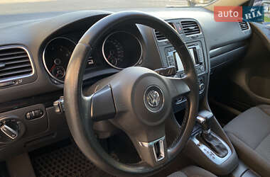 Хетчбек Volkswagen Golf 2010 в 
