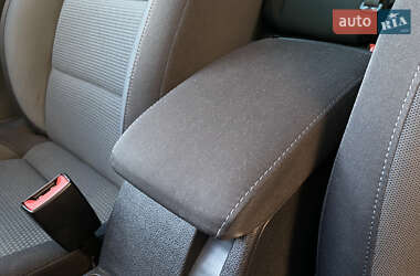 Хетчбек Volkswagen Golf 2010 в 