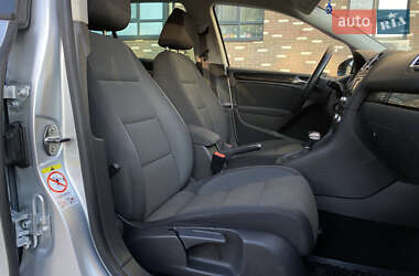 Хетчбек Volkswagen Golf 2010 в 