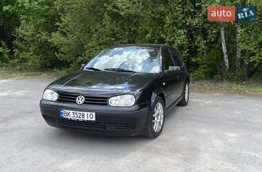 Хэтчбек Volkswagen Golf 2001 в Звягеле