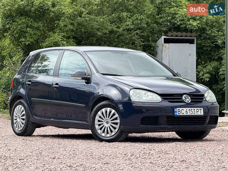 Хетчбек Volkswagen Golf 2004 в Дрогобичі