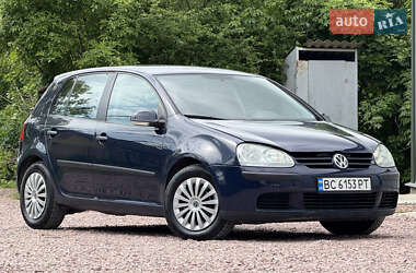 Хетчбек Volkswagen Golf 2004 в 