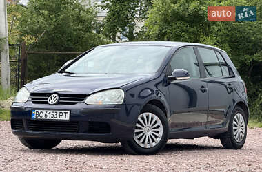 Хетчбек Volkswagen Golf 2004 в 