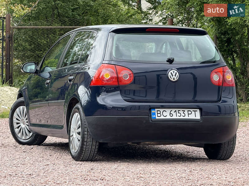 Хетчбек Volkswagen Golf 2004 в Дрогобичі