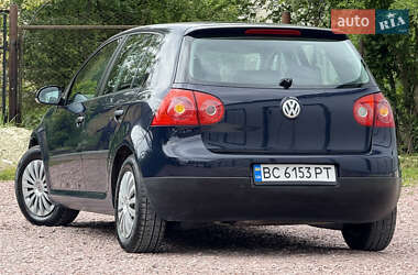 Хетчбек Volkswagen Golf 2004 в 
