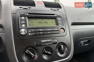 Хетчбек Volkswagen Golf 2004 в 