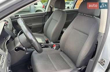 Хетчбек Volkswagen Golf 2004 в 