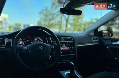 Универсал Volkswagen Golf 2019 в 