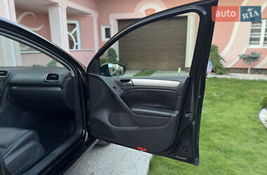 Хэтчбек Volkswagen Golf 2008 в 