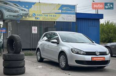 Хэтчбек Volkswagen Golf 2009 в Сумах