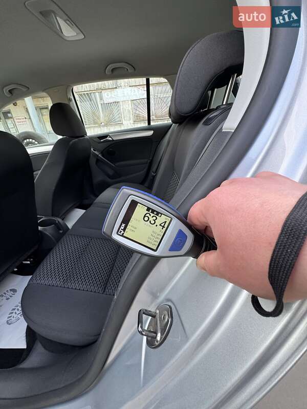 Хетчбек Volkswagen Golf 2009 в Сумах