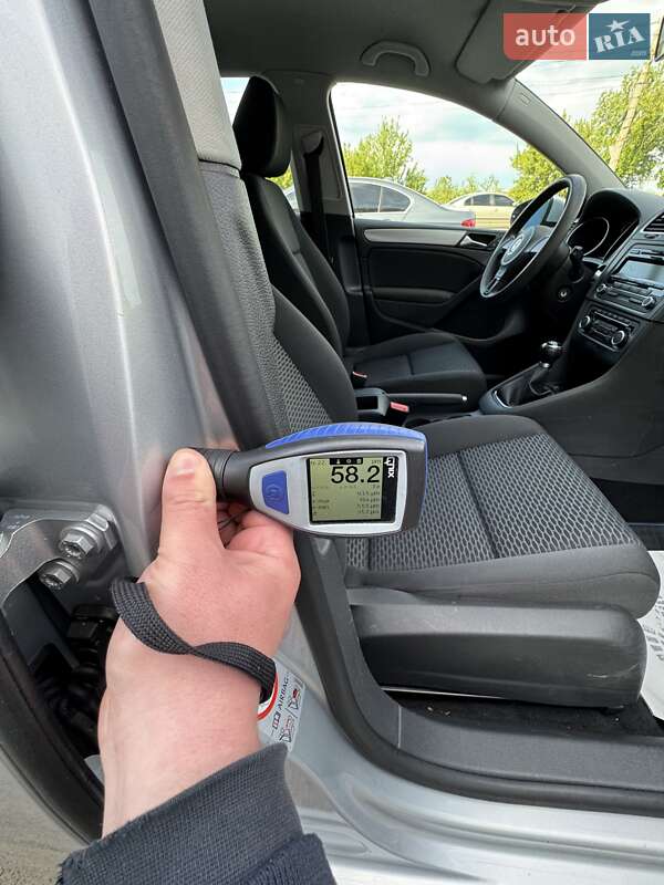 Хетчбек Volkswagen Golf 2009 в Сумах