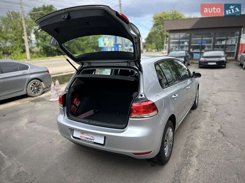 Хетчбек Volkswagen Golf 2009 в Сумах