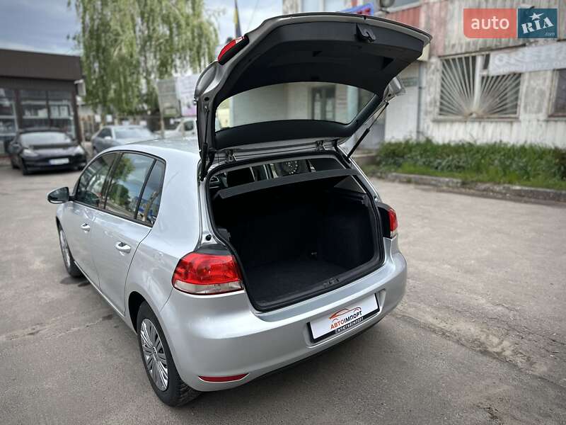 Хетчбек Volkswagen Golf 2009 в Сумах