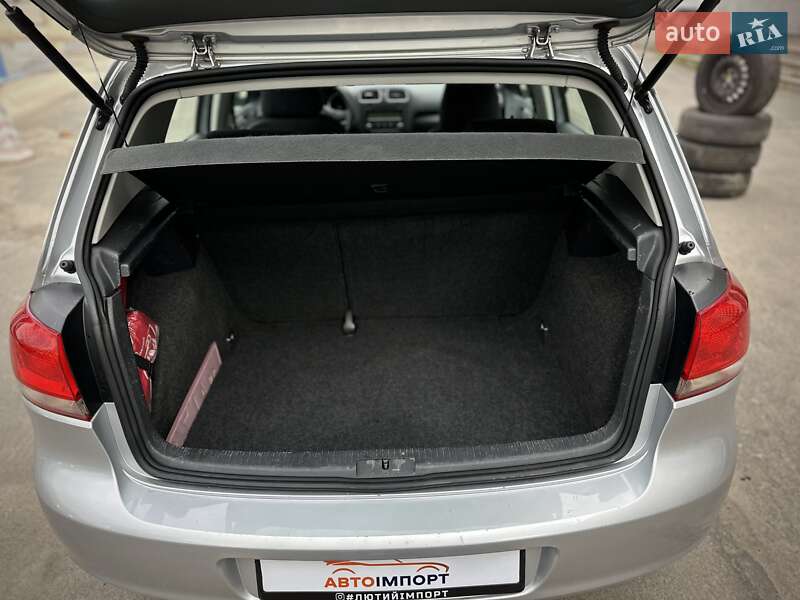 Хетчбек Volkswagen Golf 2009 в Сумах