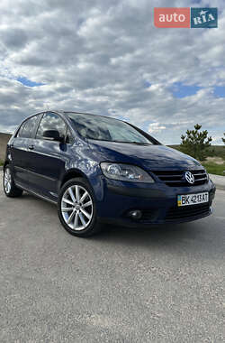 Хетчбек Volkswagen Golf 2009 в Рівному