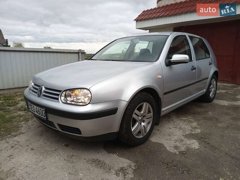 Хэтчбек Volkswagen Golf 2002 в Тернополе