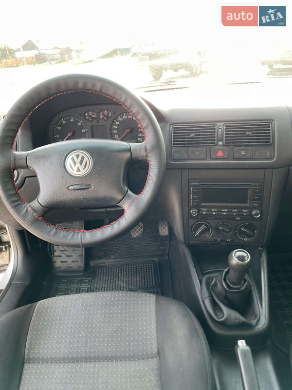 Універсал Volkswagen Golf 2003 в Згурівці