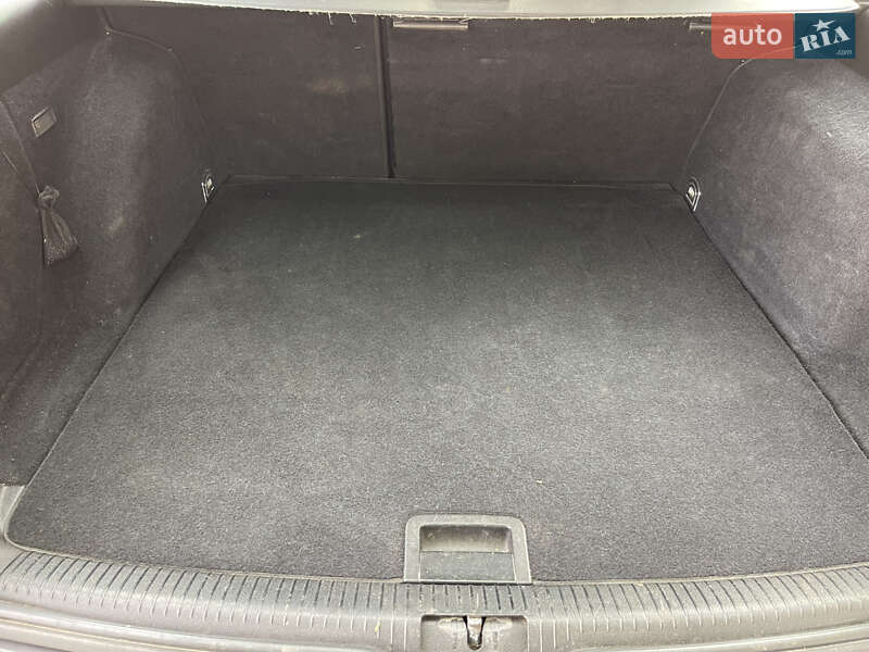 Універсал Volkswagen Golf 2003 в Згурівці