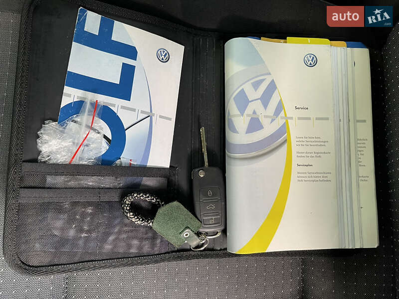 Універсал Volkswagen Golf 2003 в Згурівці