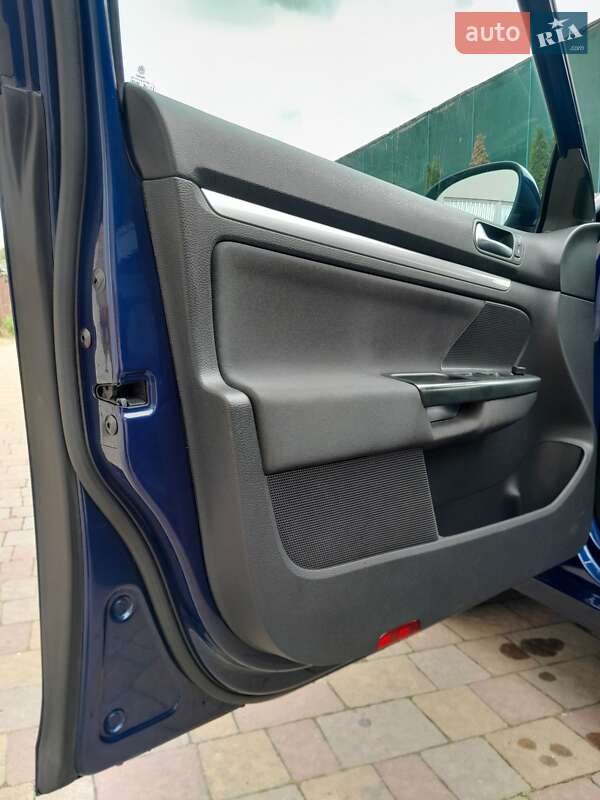 Універсал Volkswagen Golf 2011 в Мукачевому