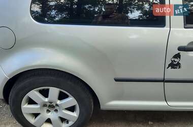 Хетчбек Volkswagen Golf 2002 в 