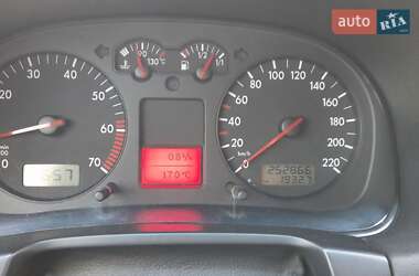 Хетчбек Volkswagen Golf 2002 в 