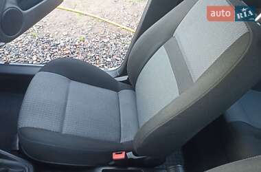 Хэтчбек Volkswagen Golf 2003 в 