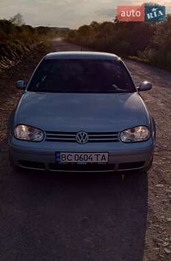 Хэтчбек Volkswagen Golf 2003 в Сокольниках