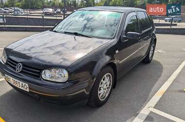 Хэтчбек Volkswagen Golf 2001 в Киеве