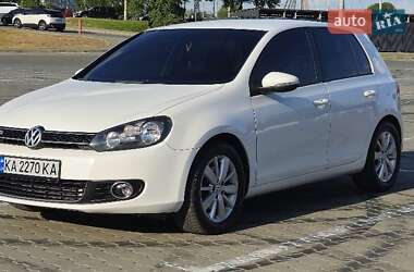 Хэтчбек Volkswagen Golf 2012 в 