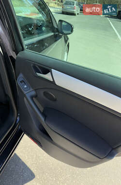 Хэтчбек Volkswagen Golf 2010 в 