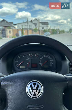 Універсал Volkswagen Golf 2000 в 