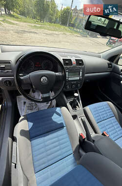 Хетчбек Volkswagen Golf 2007 в 