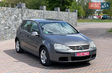 Хэтчбек Volkswagen Golf 2005 в Звягеле