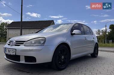 Хэтчбек Volkswagen Golf 2004 в Дрогобыче