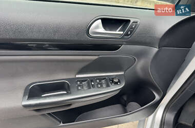 Универсал Volkswagen Golf 2011 в 