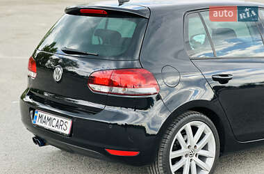 Хетчбек Volkswagen Golf 2009 в 