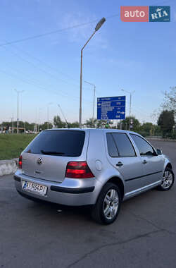 Хетчбек Volkswagen Golf 2001 в 