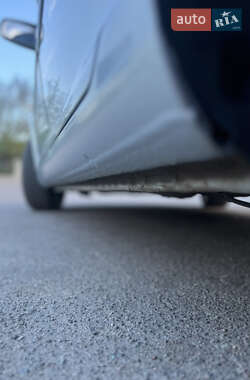Хетчбек Volkswagen Golf 2001 в 