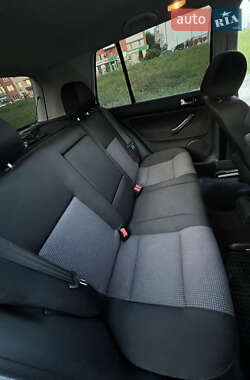 Хетчбек Volkswagen Golf 2001 в 